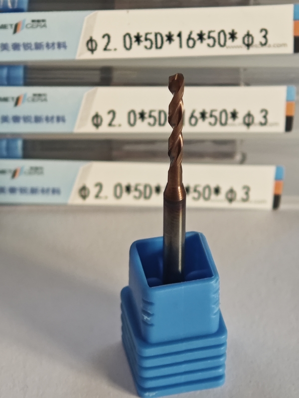 硬さ HRC55-60 固体カービッド 5D 掘削切削ツール φ2.0 x 5D x 16 x 50 x φ3mm G 外部冷却剤掘削