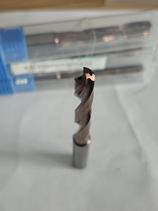 カービッドドリル硬さ HRC55-60 3Dドリル / 5Dドリル G-内部冷却剤ドリル- 5D Φ8.5 X 5D X 61 X 103 X Φ10mm 固体カービッド
