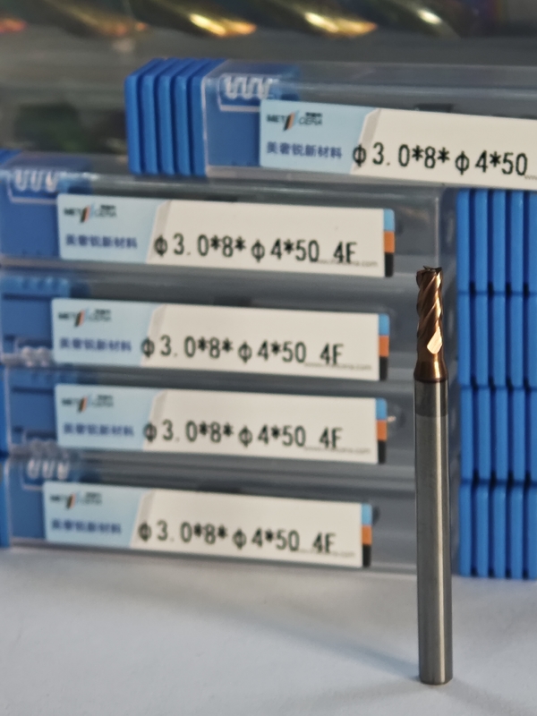 MPE4 コーティング AlCr コーティング HRC55-60 固体カービッドフレーズカット 4 フルート フラットエンドフレーズ 3mm φ3.0 x 8 x φ4 x 50mm