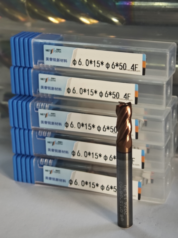 MPE4 HRC55-HRC60 固体カービッドフレーズ切断機 4 フルート フラットエンドフレーズ CNCフレーズ切断機 φ6.0 x 15 x φ6 x 50mm コーティング AlCrコーティング
