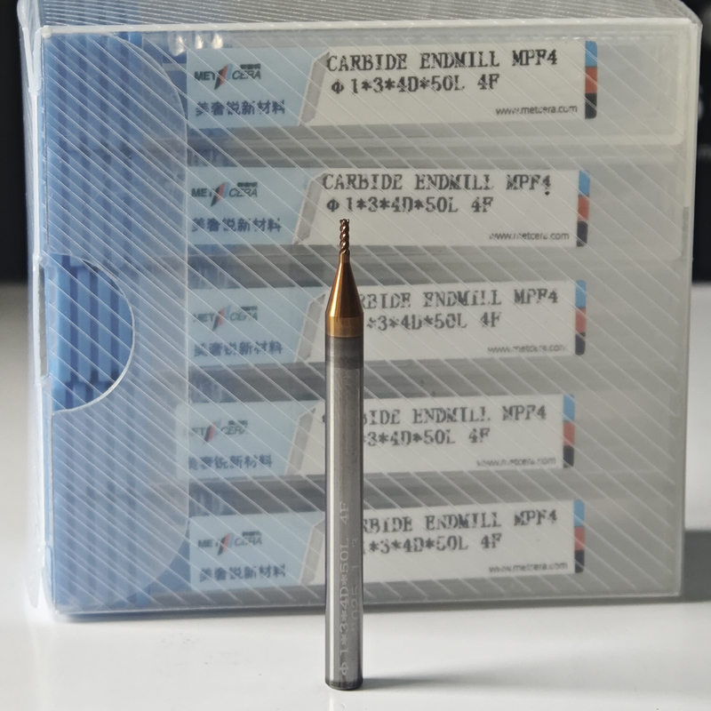 MPF4 固体カービッド 4 フルート フラットエンドミール 1mm カーボン鋼を切る Φ1x3x4Dx50mm