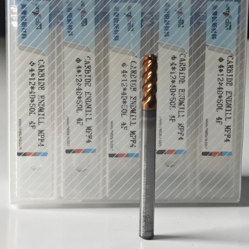 ユニバーサル 4 フルート 平面端ミール 2mm 低炭素合金鋼 Φ2x6x4Dx50mm を切る