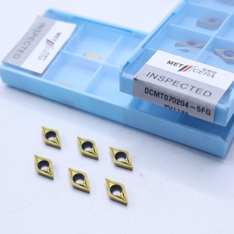 DCMT07 DCMT11 鉄鋼の外側および内側回転のための5FGチップブレーカーへのサーメット挿入