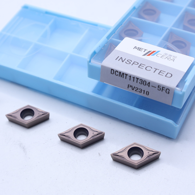 DCMT07 DCMT11 鉄鋼の外側および内側回転のための5FGチップブレーカーへのサーメット挿入