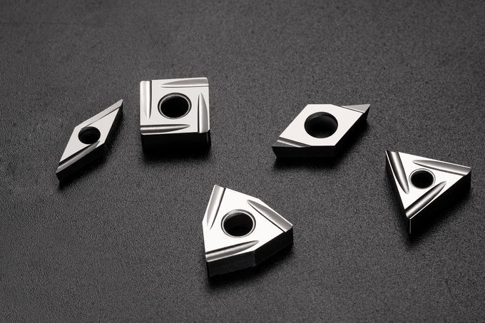 低切断力 PVDコーティング挿入 / パーフェクト表面 CNC トーニングツール 挿入 内部 トーニング 挿入 VBGT